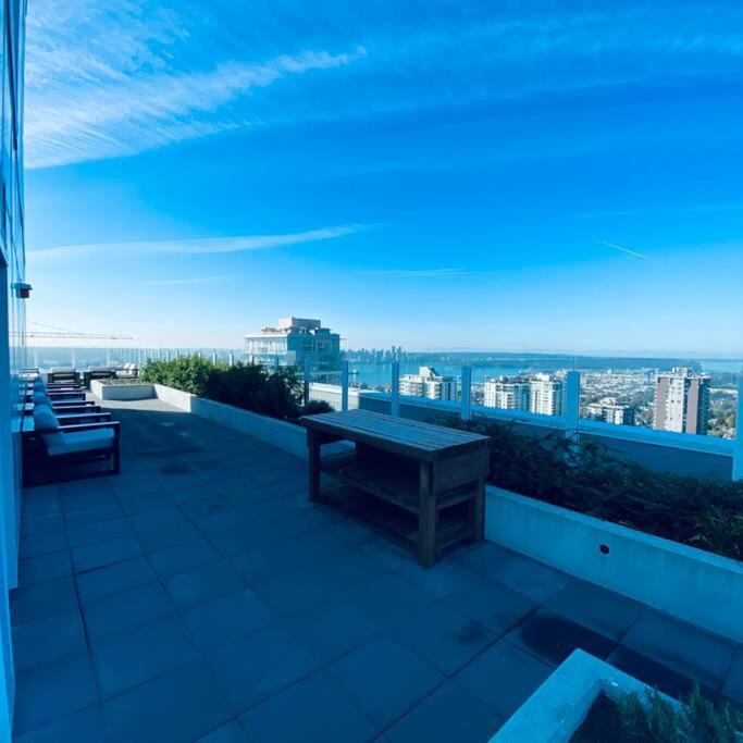 360º Rooftop Patio Views. Your-Home-Away-From-Home North Vancouver Exterior photo