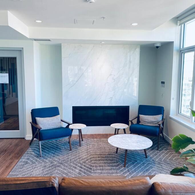 360º Rooftop Patio Views. Your-Home-Away-From-Home North Vancouver Exterior photo